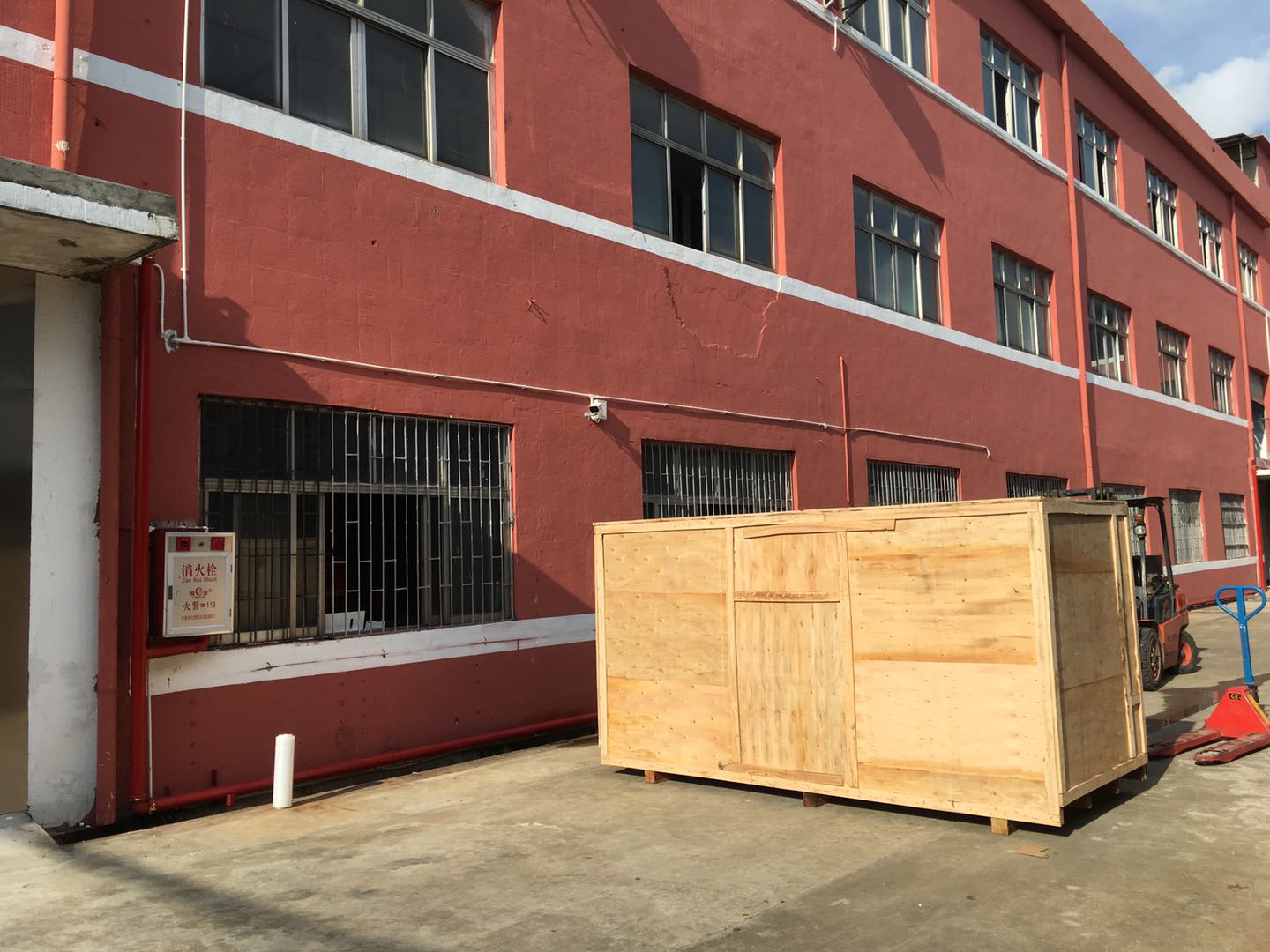 數控自動鉆孔機出貨山東！