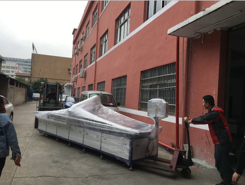 4米行程自動鉆孔機出貨江蘇！